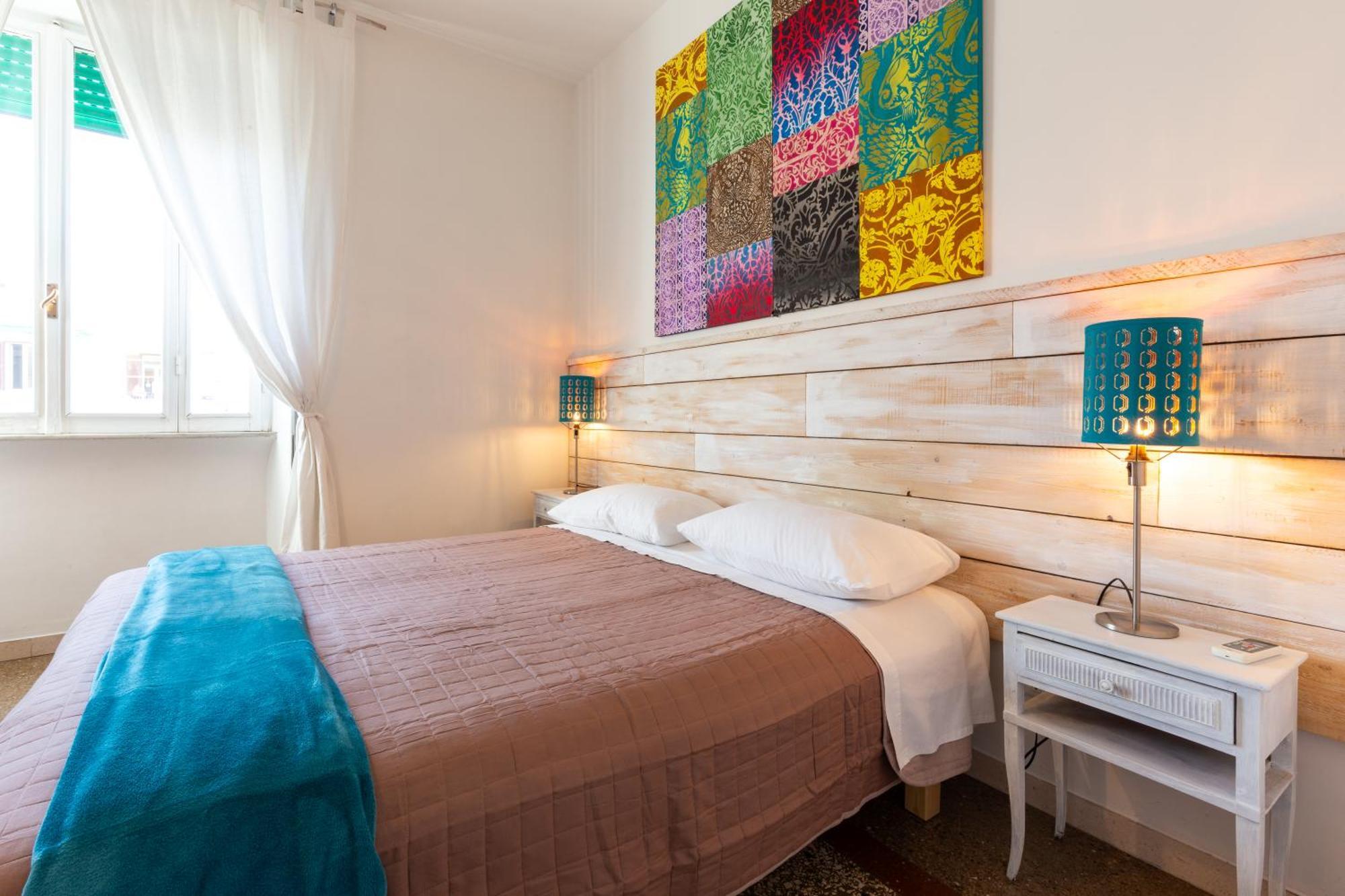 Apartment Sunny Charming 3 Bdr, 3bath