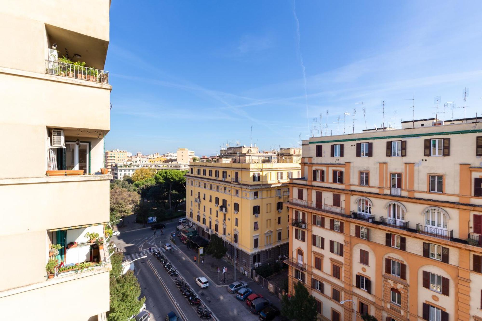 Sunny Charming 3 Bdr, 3bath