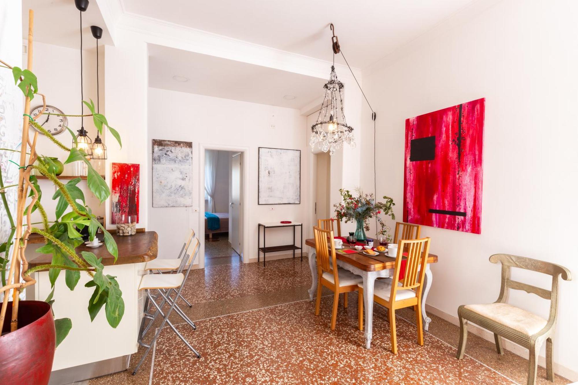 Apartment Sunny Charming 3 Bdr, 3bath *
