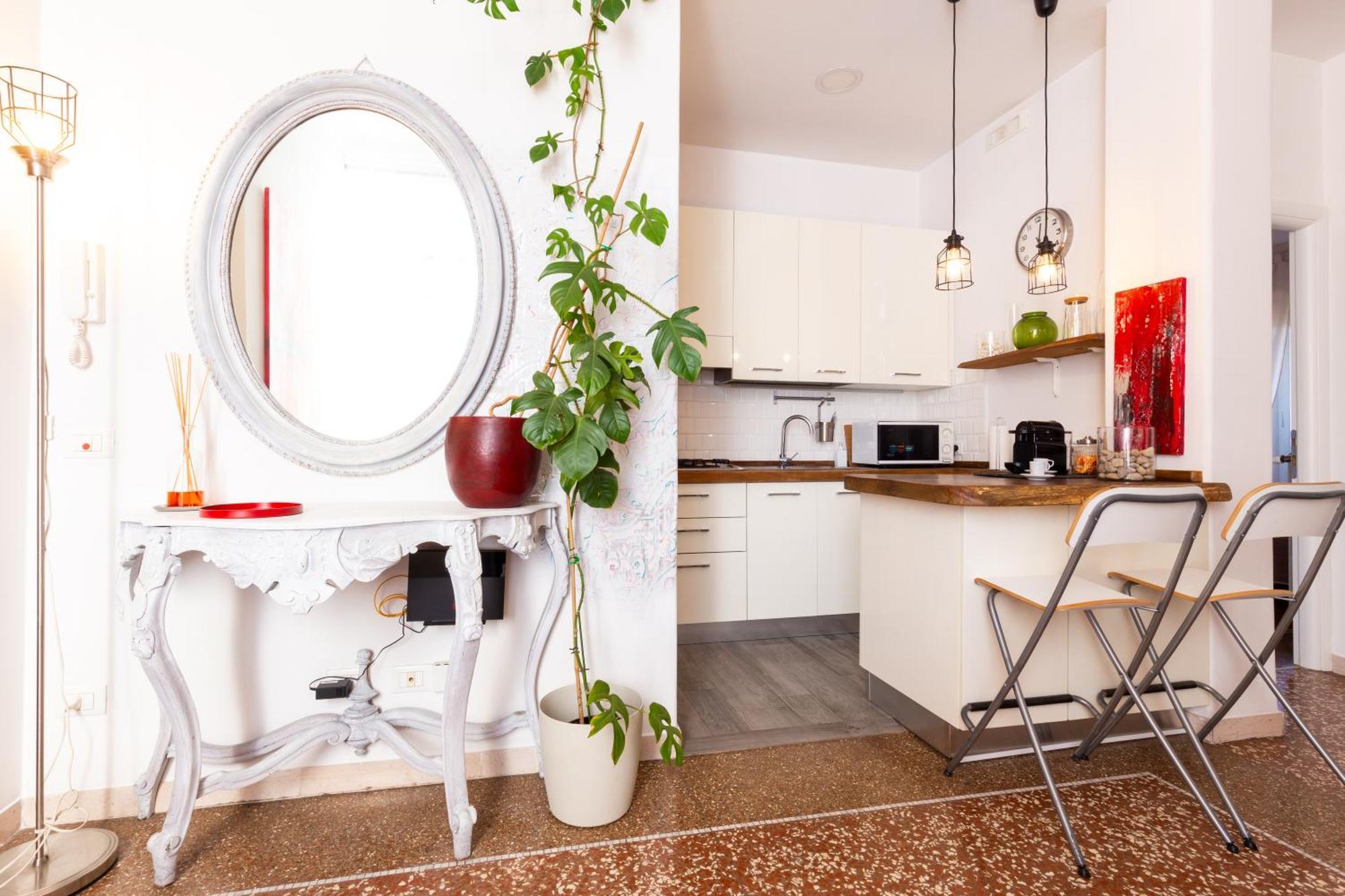 Sunny Charming 3 Bdr, 3bath Apartment Rom