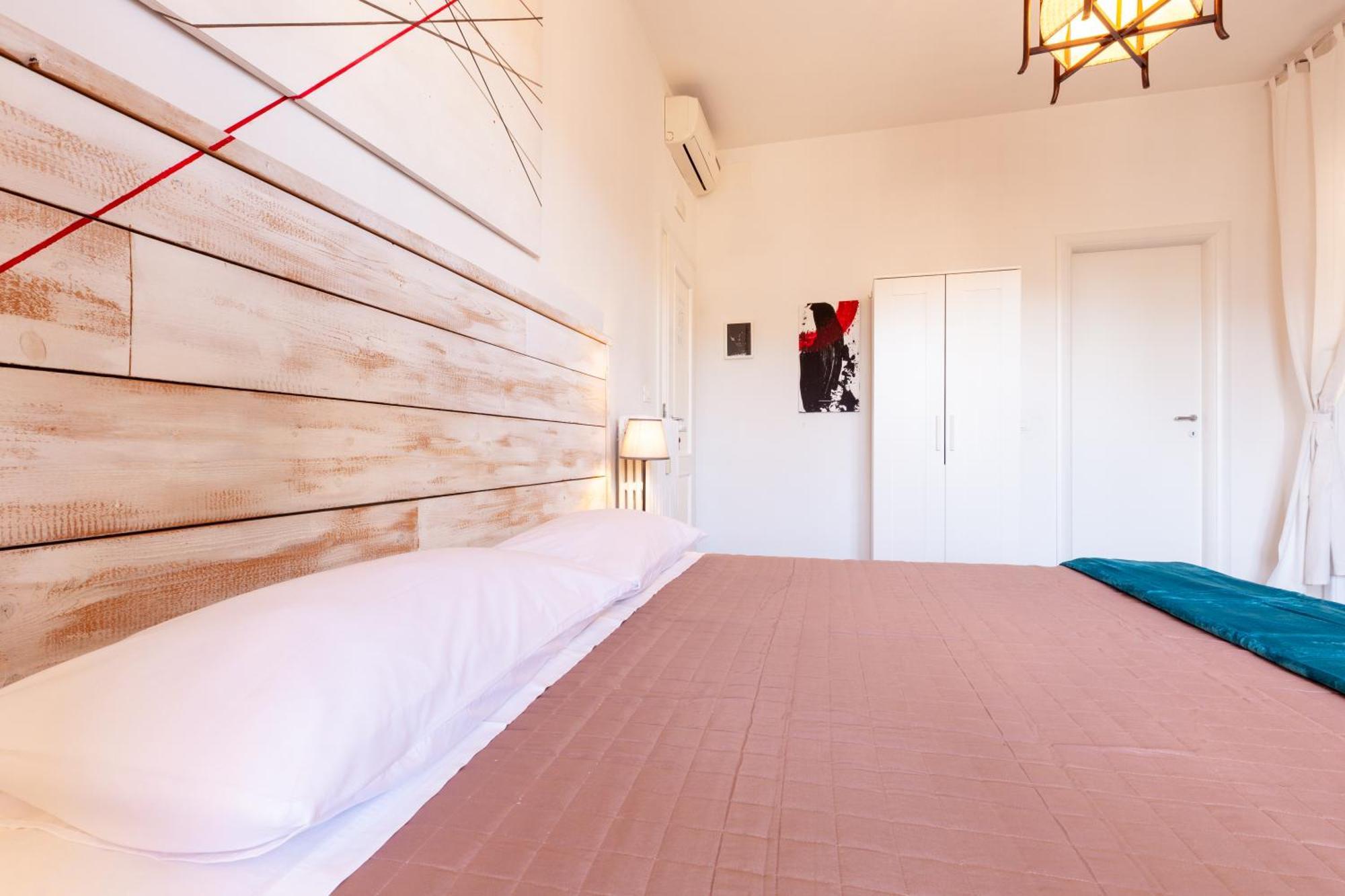Apartment Sunny Charming 3 Bdr, 3bath *