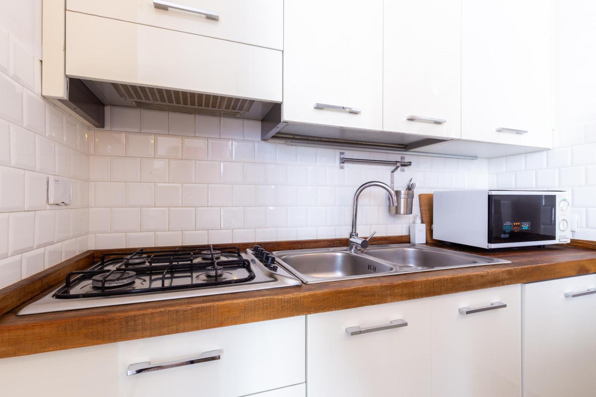 Sunny Charming 3 Bdr, 3bath *