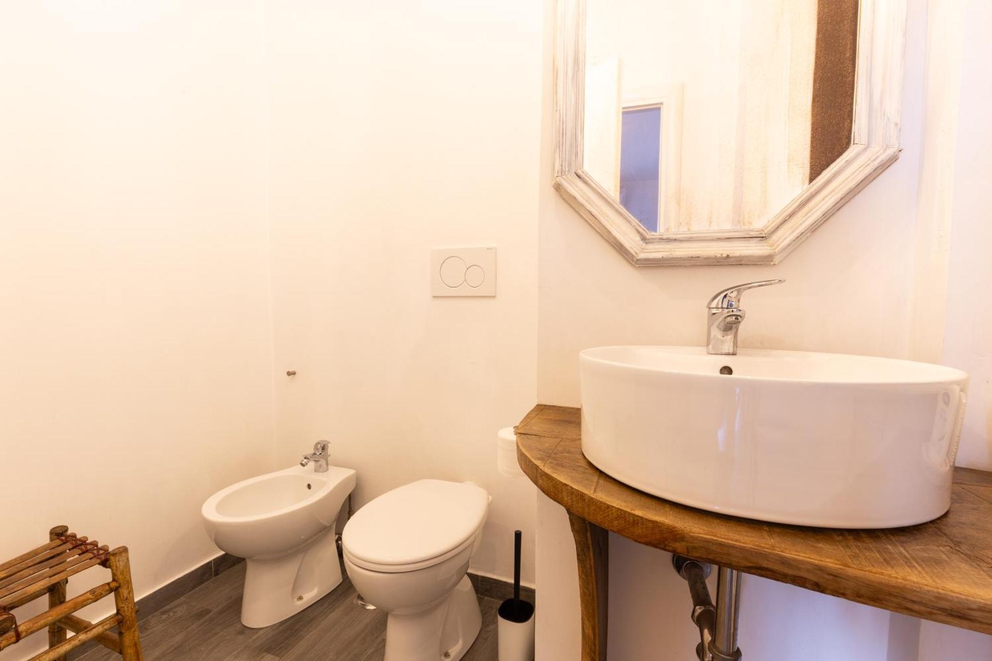 Sunny Charming 3 Bdr, 3bath Rom