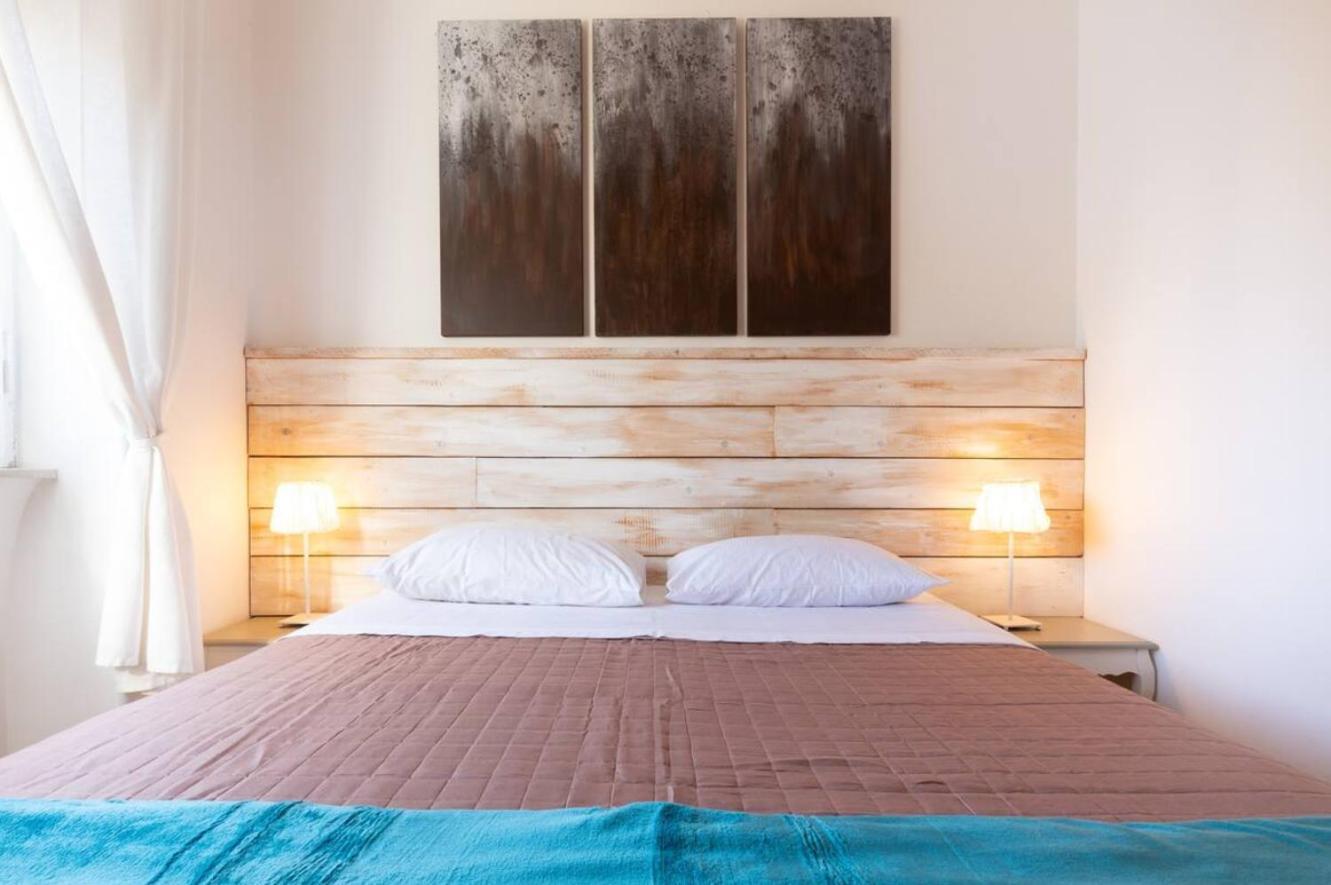 Apartment Sunny Charming 3 Bdr, 3bath *