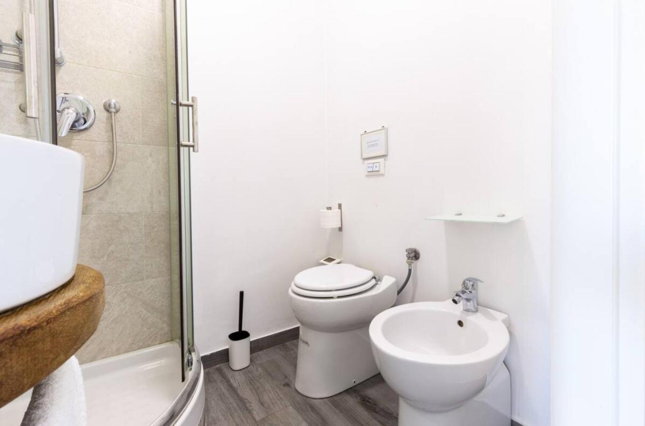Sunny Charming 3 Bdr, 3bath Apartment