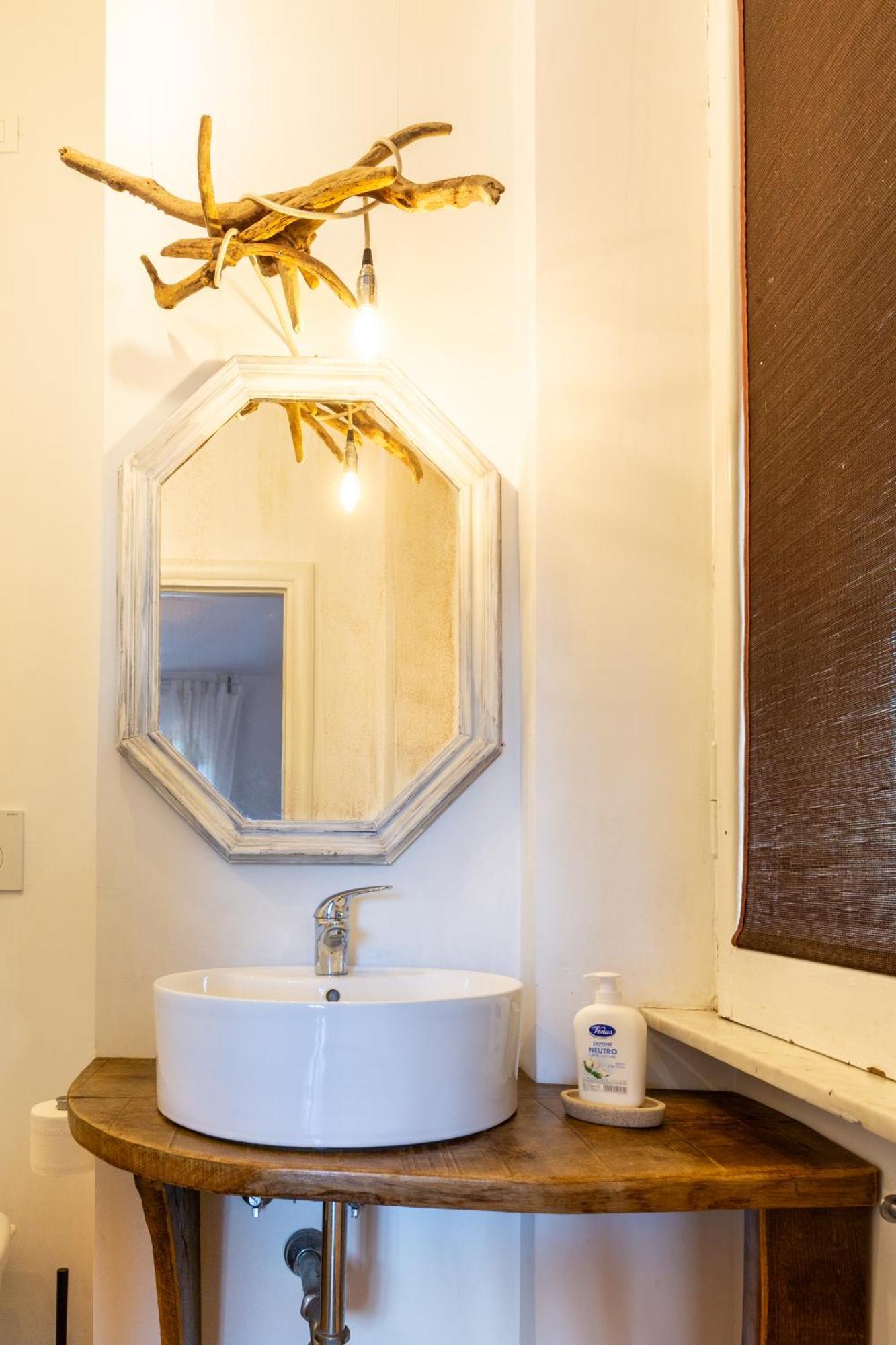Sunny Charming 3 Bdr, 3bath *